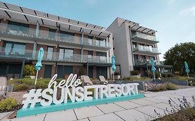 Sunset Resort Apartmanház